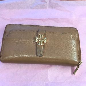 Tory Burch wallet